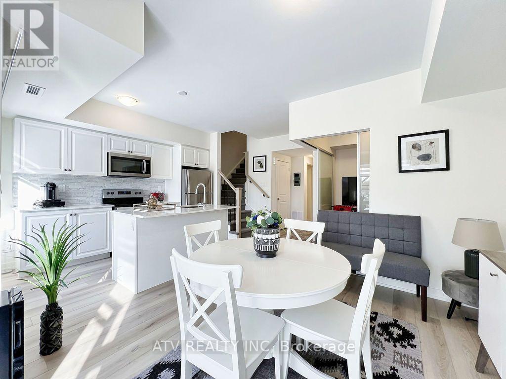 2402 - 58 Elizabeth Street S, Richmond Hill, Ontario  L4C 5W2 - Photo 4 - N13785834