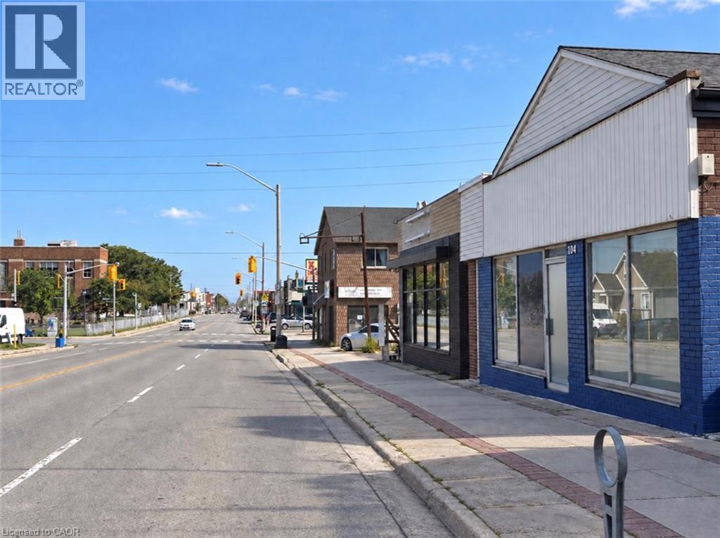 104 PARKDALE Avenue N photo 4