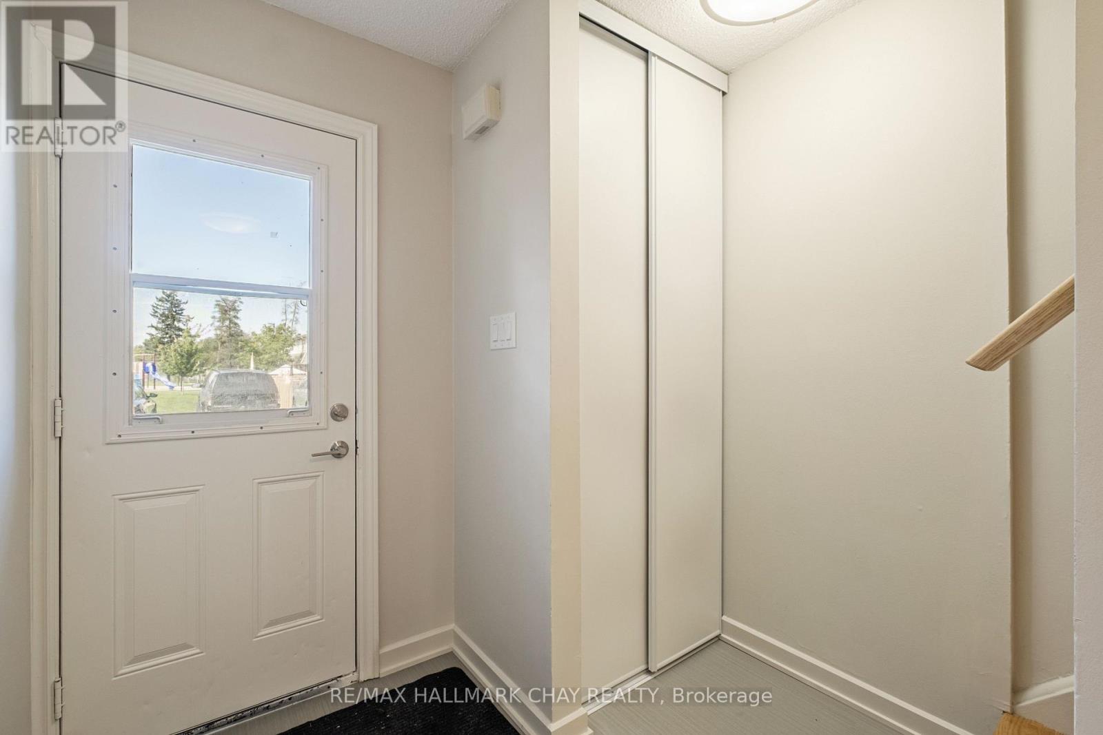 28 - 177 Bayview Drive, Barrie, Ontario  L4N 4Y6 - Photo 3 - S13785832