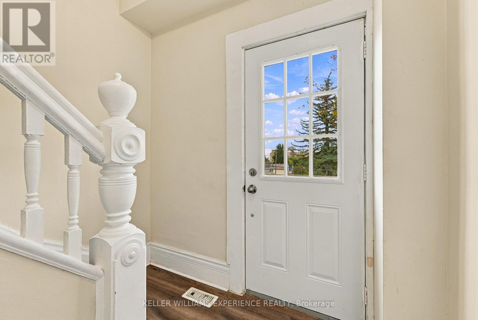 154 Fifth Street, Midland, Ontario  L4R 3V9 - Photo 3 - S13785972