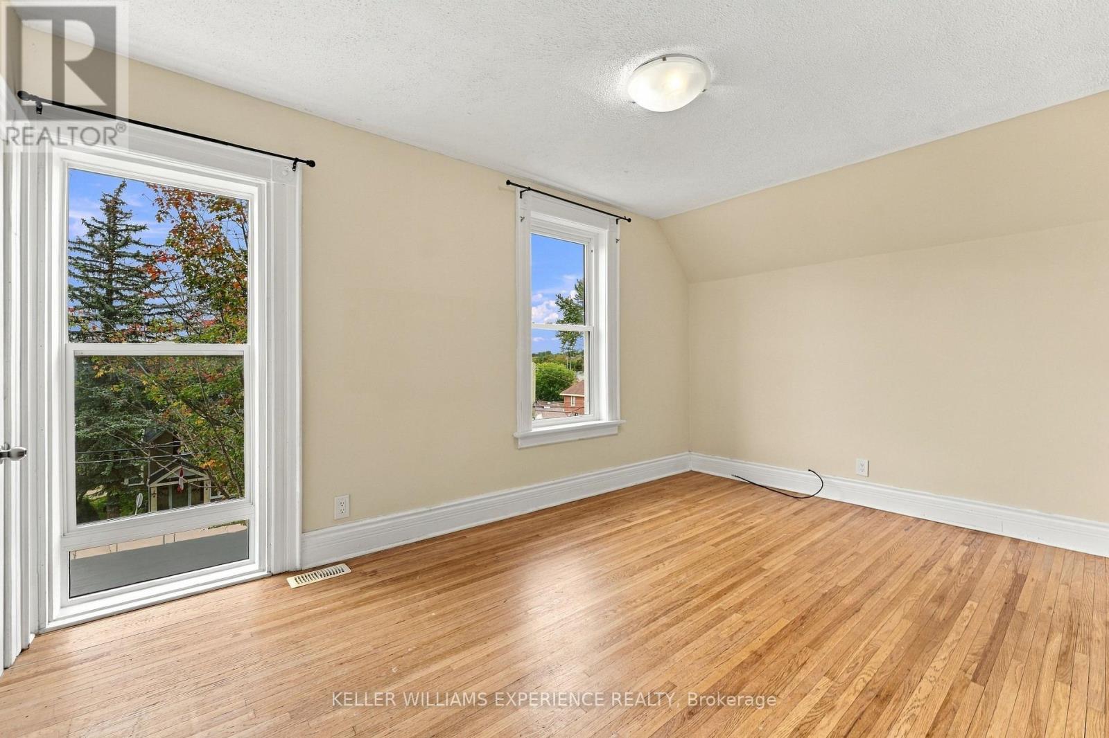 154 Fifth Street, Midland, Ontario  L4R 3V9 - Photo 5 - S13785972