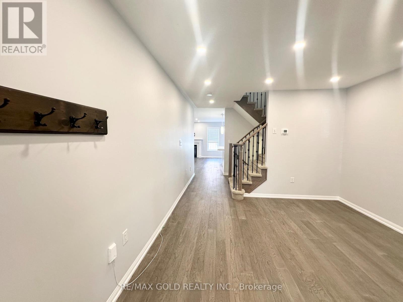 223 Prosser Circle, Milton, Ontario  L9T 0P6 - Photo 5 - W13785616