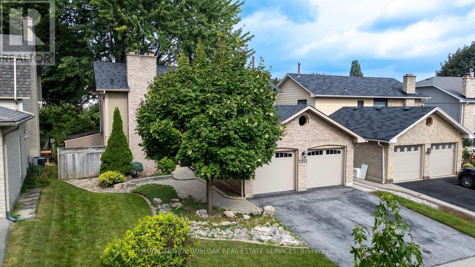 2161 Devlin Drive, Burlington, Ontario  L7P 3C6 - Photo 3 - W13785688