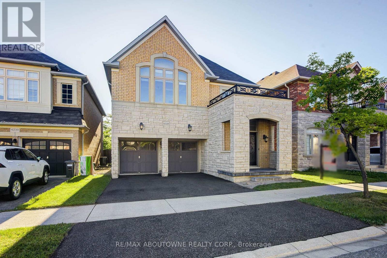 4228 Fuller Crescent, Burlington, Ontario  L7M 0M4 - Photo 2 - W13785866