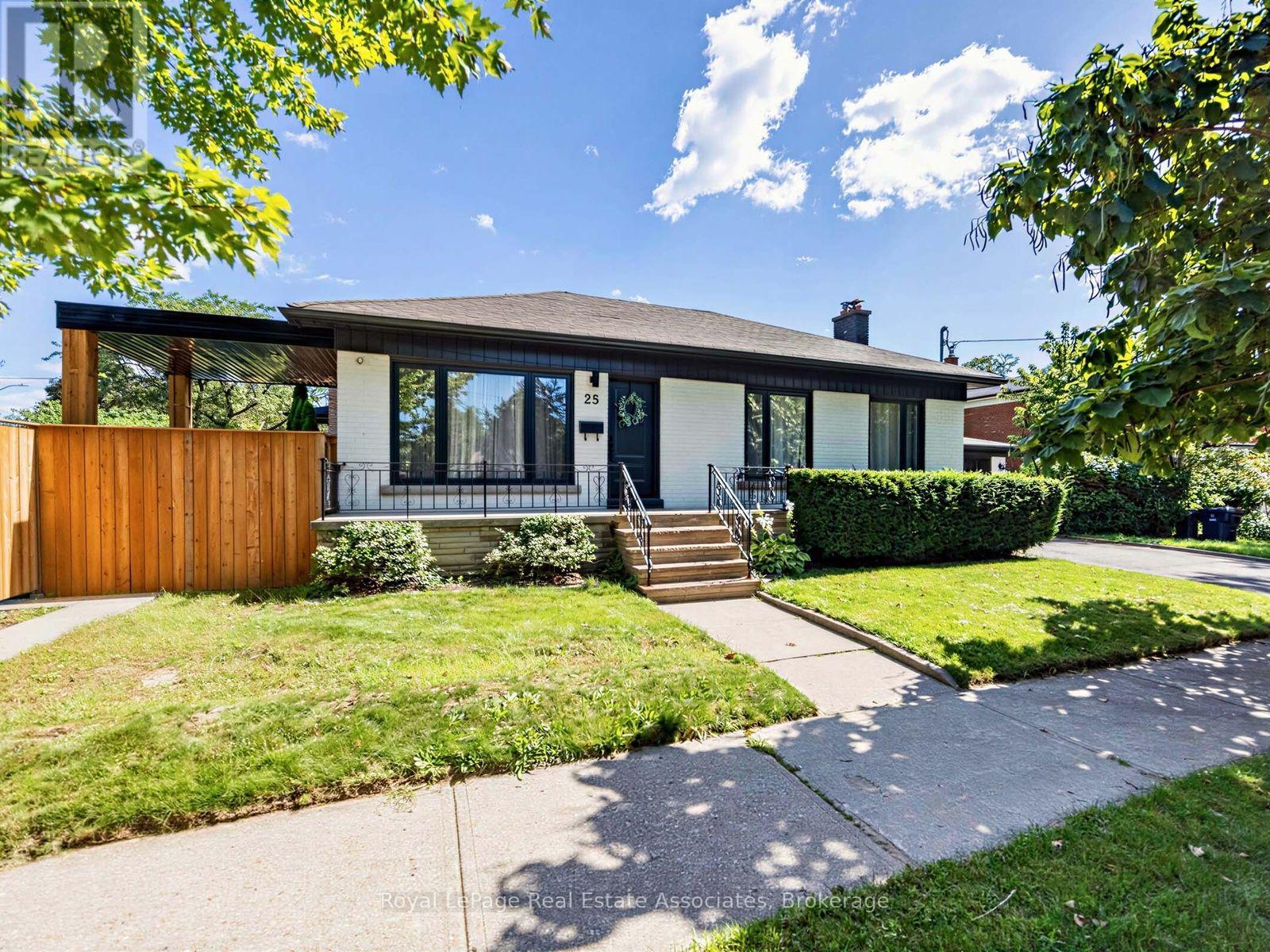 25 TREEVIEW DRIVE, Toronto, Ontario