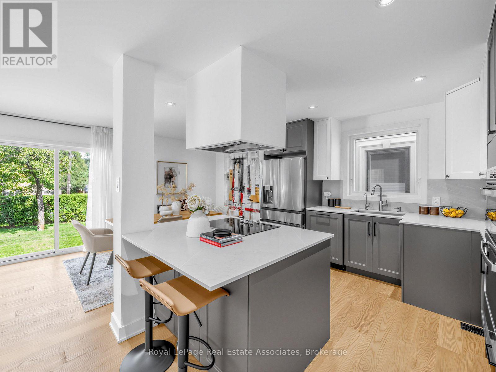 25 Treeview Drive, Toronto, Ontario  M8W 4B8 - Photo 11 - W13785908