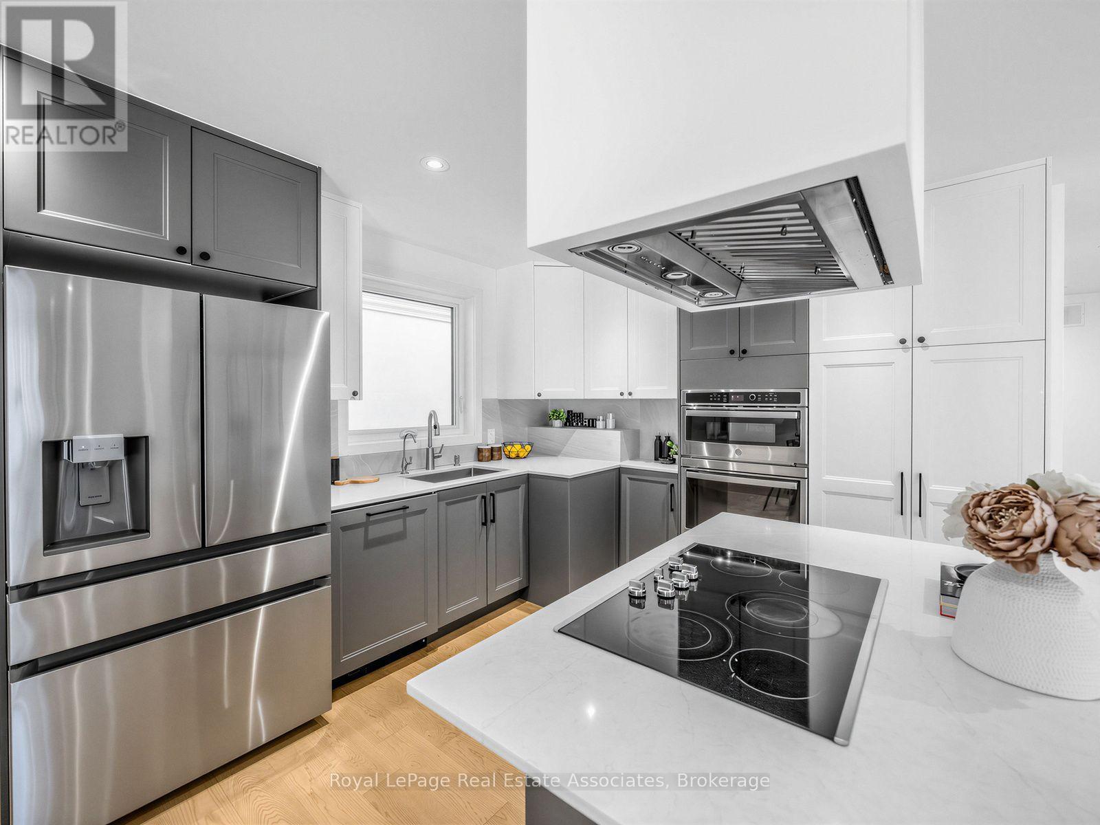 25 Treeview Drive, Toronto, Ontario  M8W 4B8 - Photo 13 - W13785908