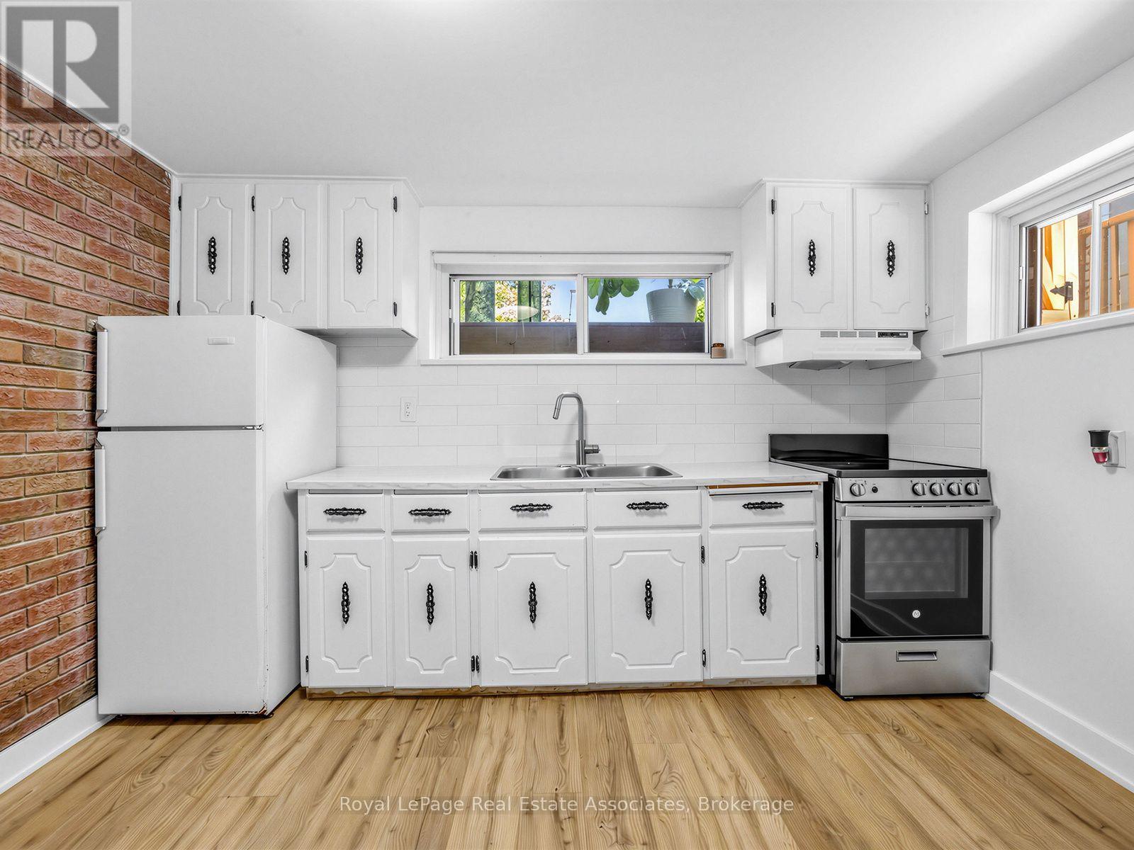 25 Treeview Drive, Toronto, Ontario  M8W 4B8 - Photo 23 - W13785908