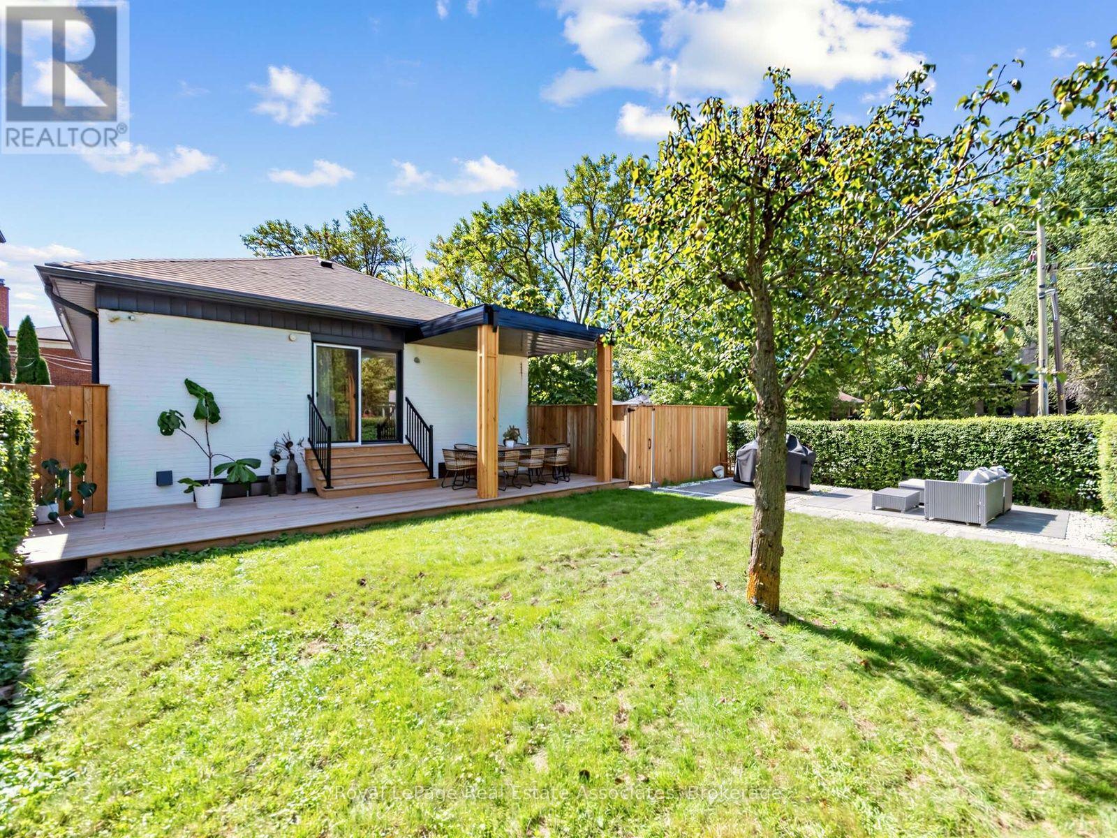 25 Treeview Drive, Toronto, Ontario  M8W 4B8 - Photo 32 - W13785908