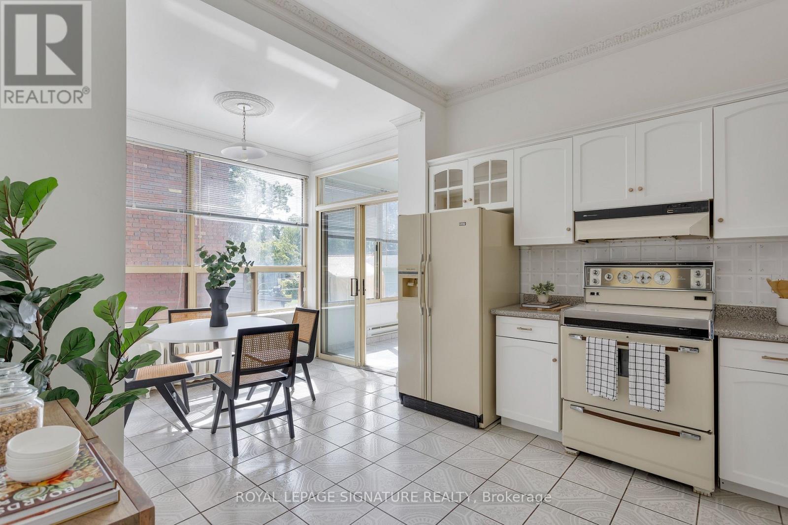 36 Cowan Avenue, Toronto, Ontario  M6K 2N4 - Photo 18 - W13785926