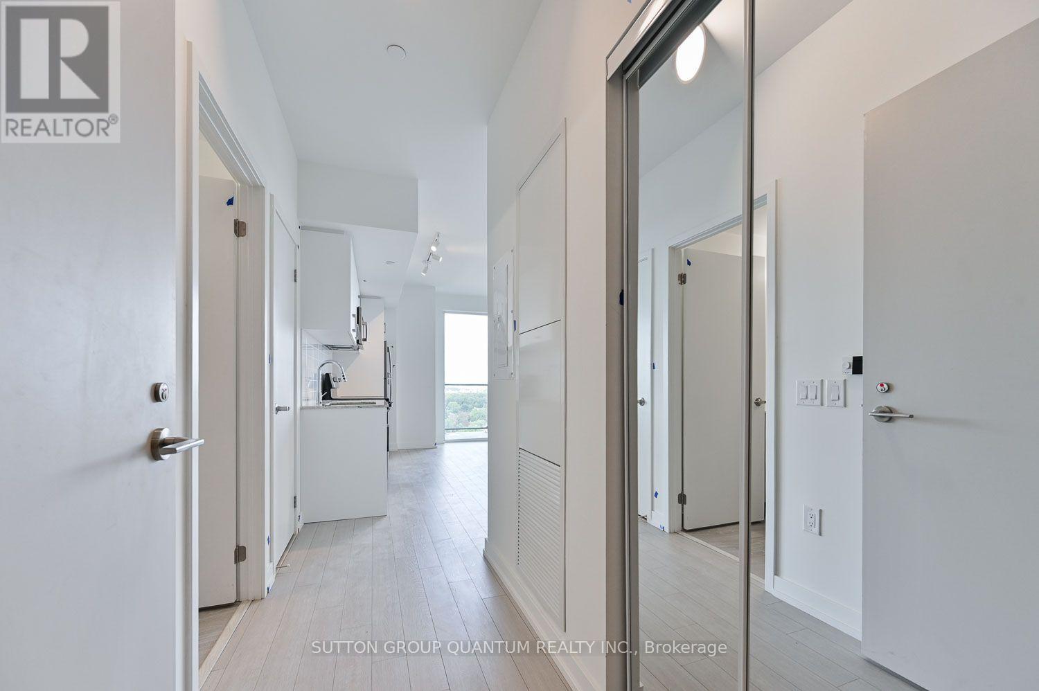 1821 - 4010 Eglinton Avenue W, Toronto, Ontario  M9A 0G5 - Photo 3 - W13785948