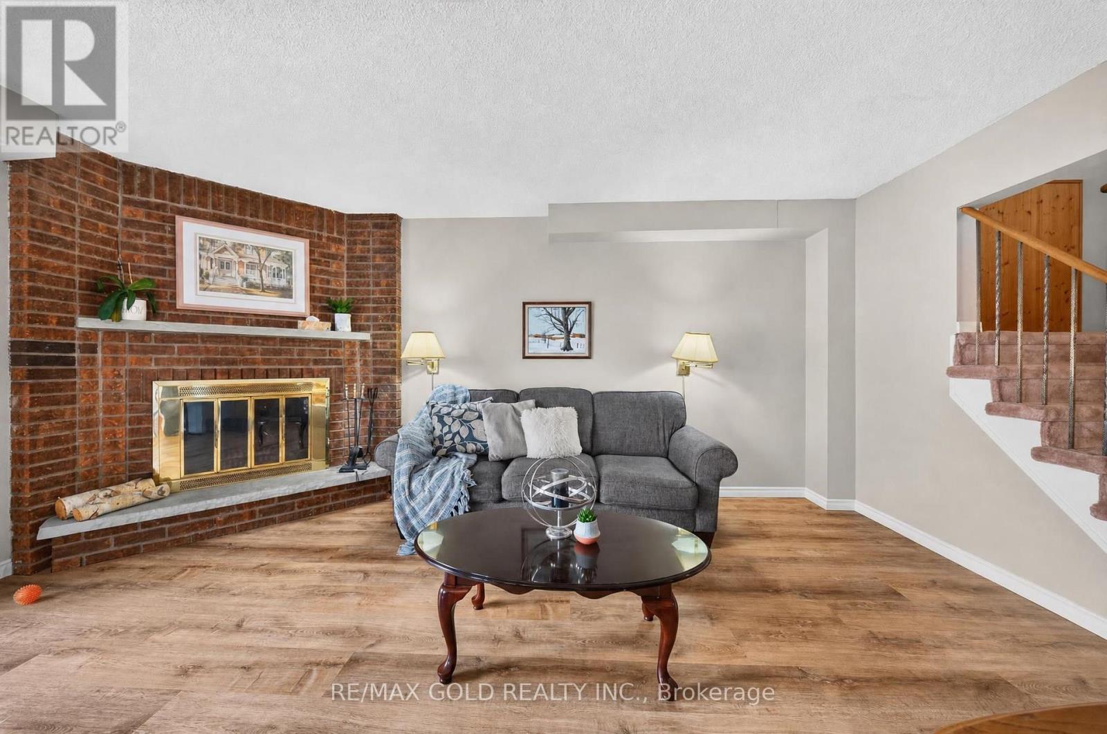 6 Rowe Court, Brampton, Ontario  L6X 2S2 - Photo 11 - W13785984