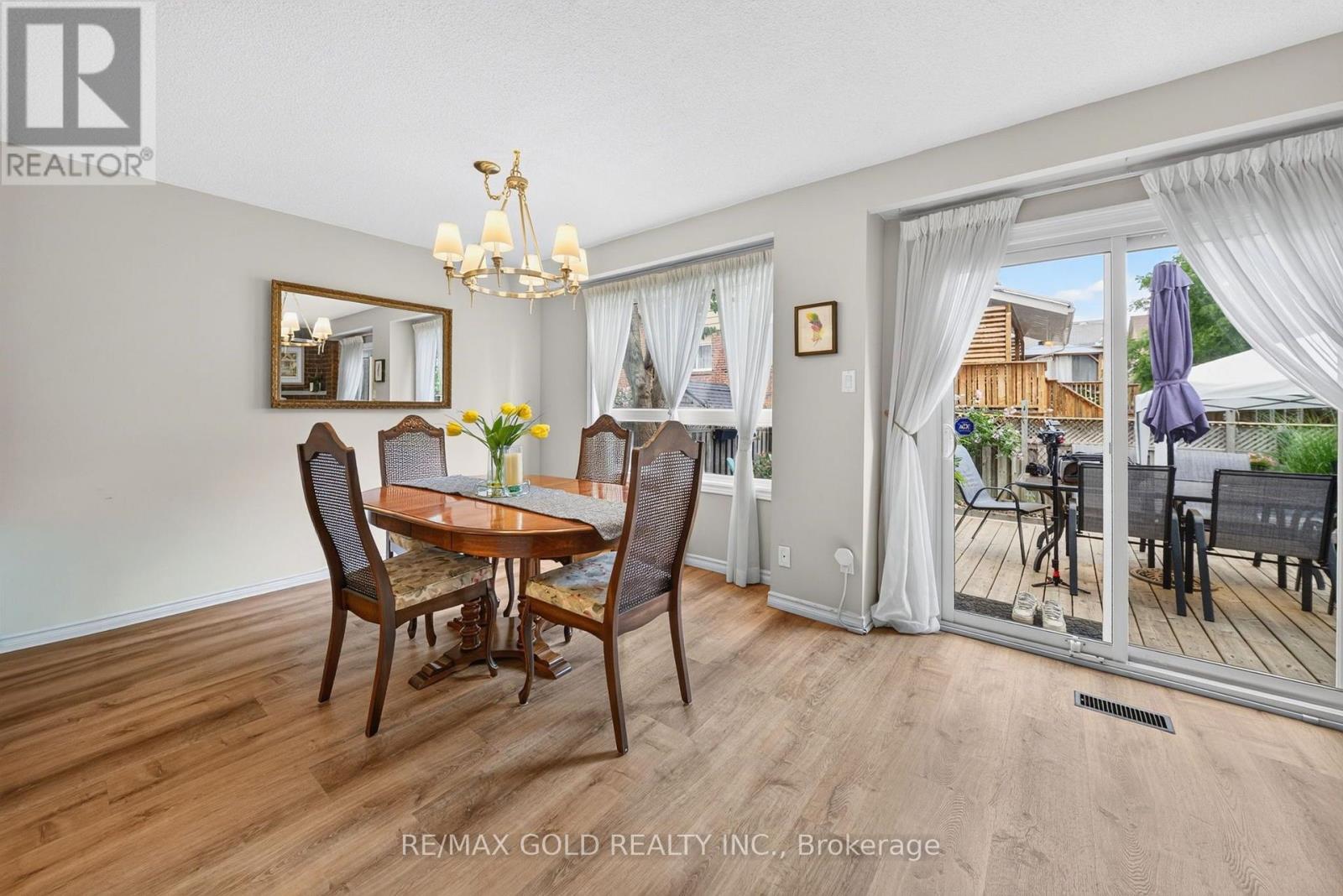 6 Rowe Court, Brampton, Ontario  L6X 2S2 - Photo 17 - W13785984