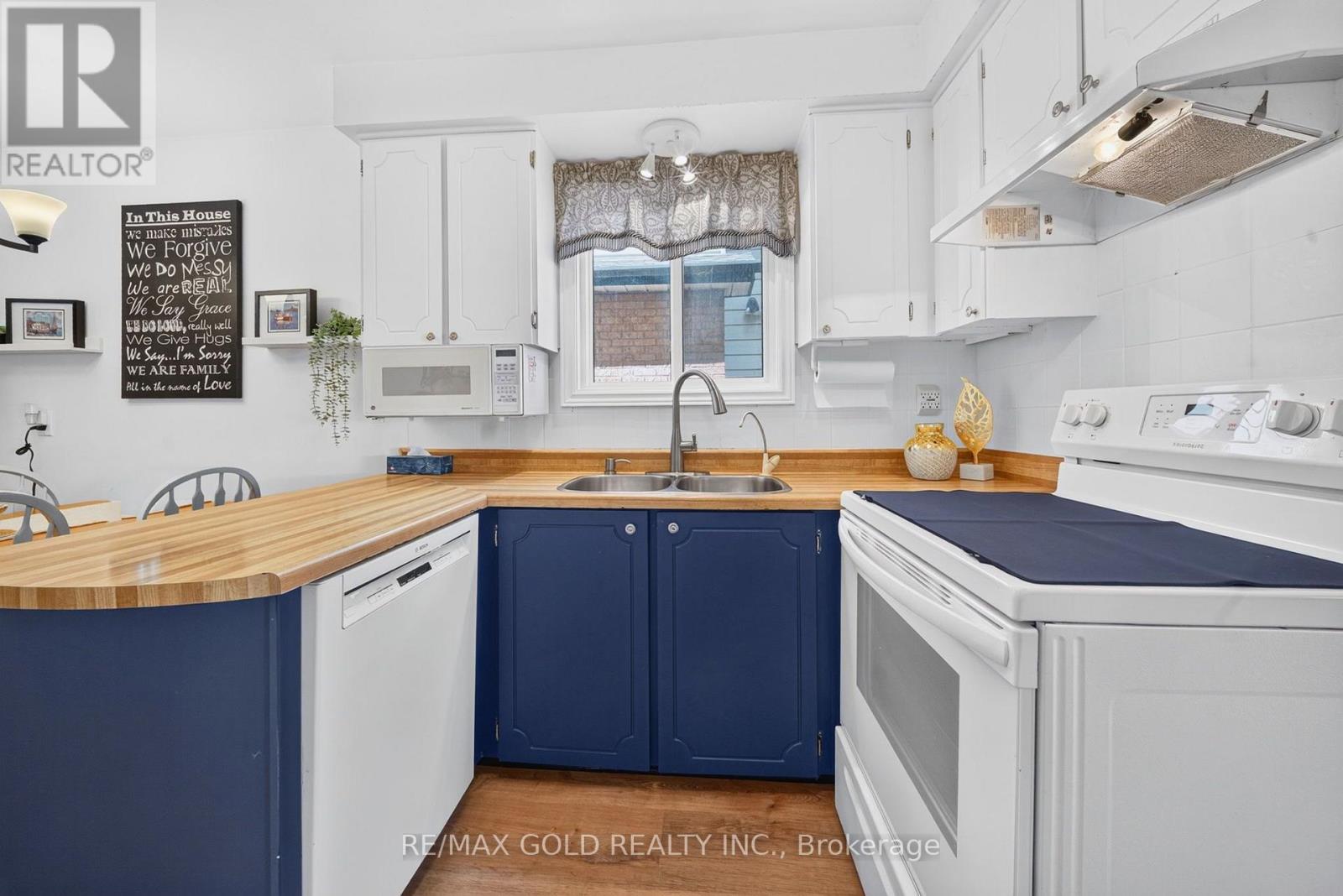 6 Rowe Court, Brampton, Ontario  L6X 2S2 - Photo 19 - W13785984