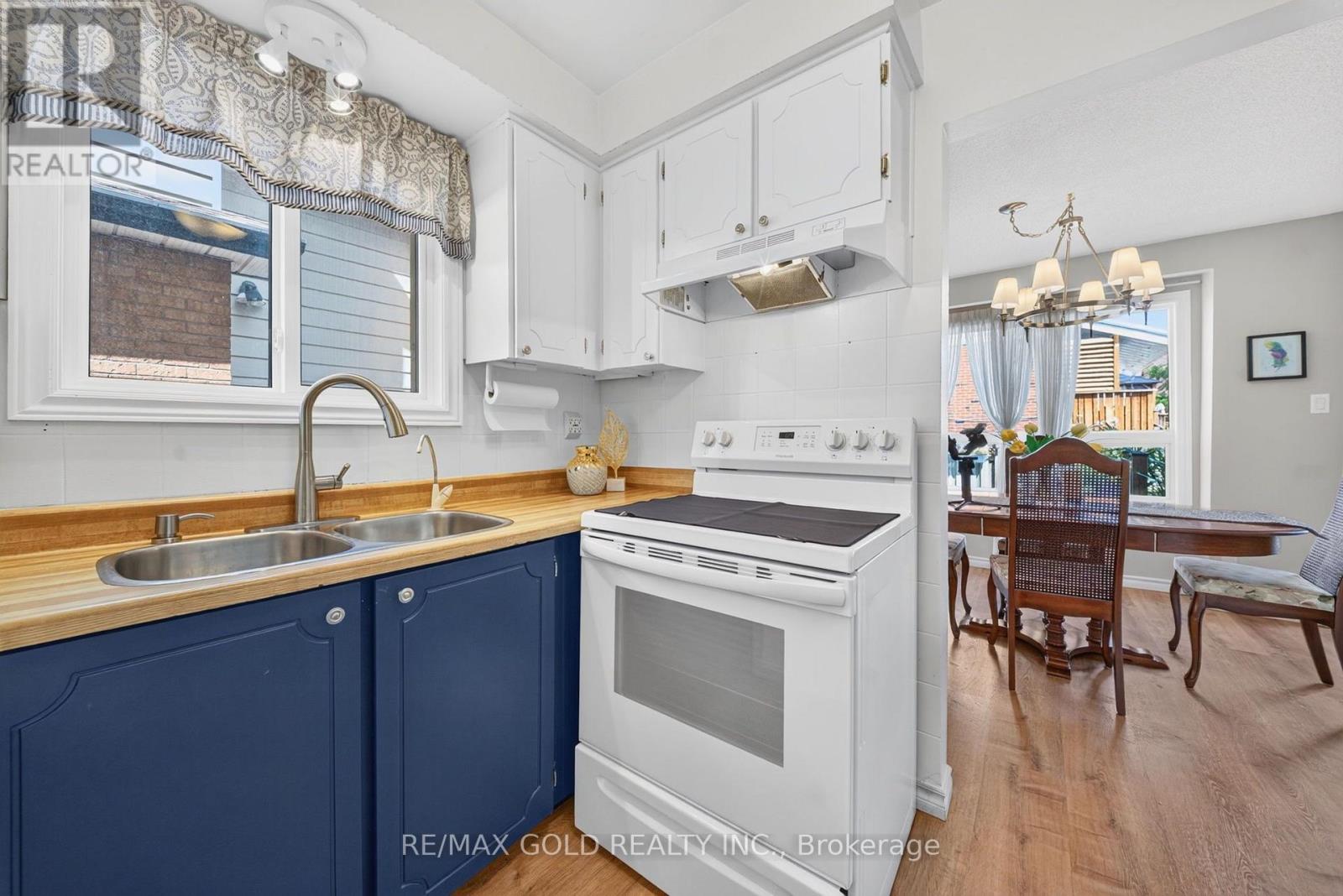 6 Rowe Court, Brampton, Ontario  L6X 2S2 - Photo 21 - W13785984