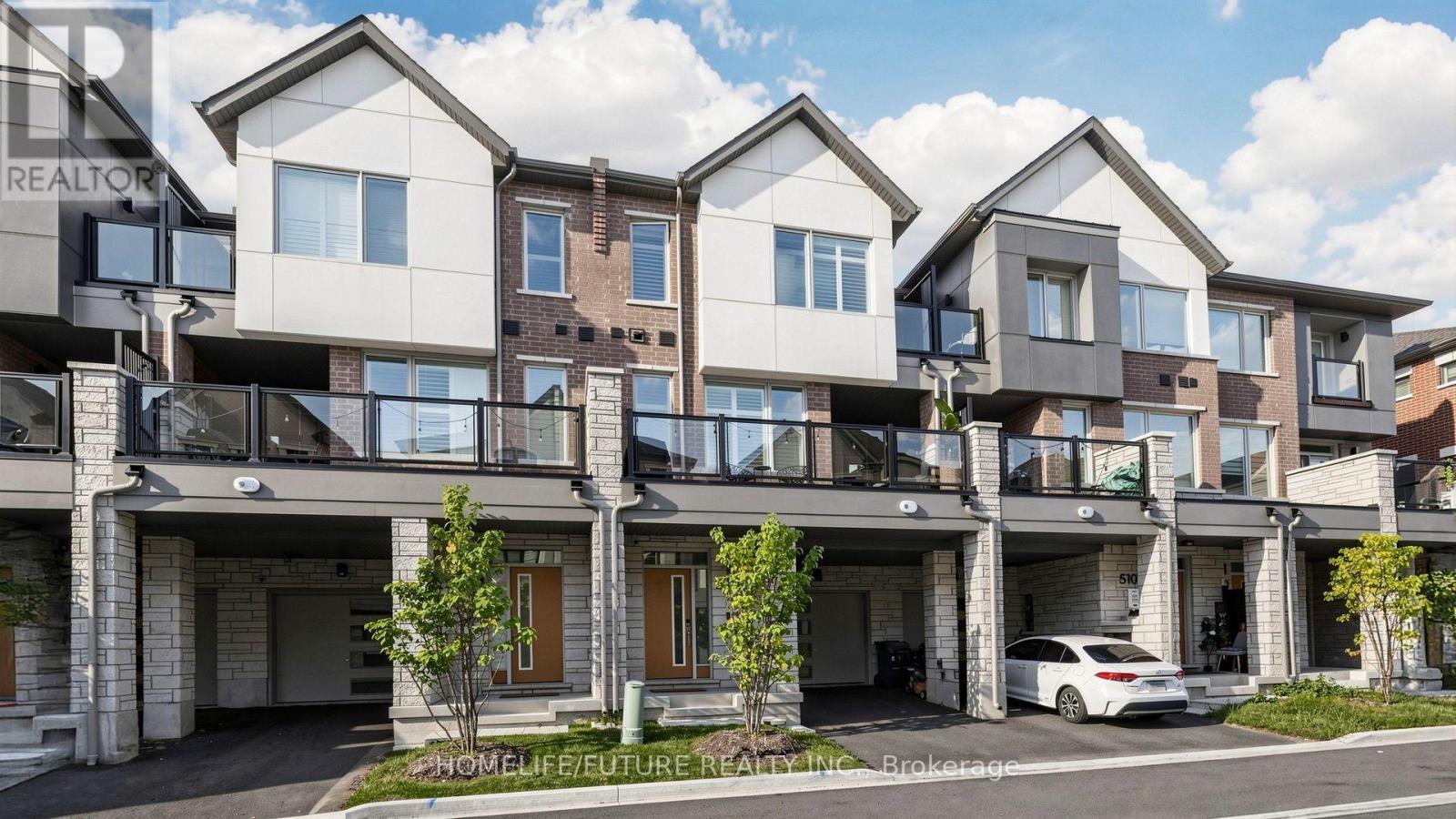 5106 Vetere Street, Mississauga, Ontario  L5M 2S8 - Photo 2 - W13786020