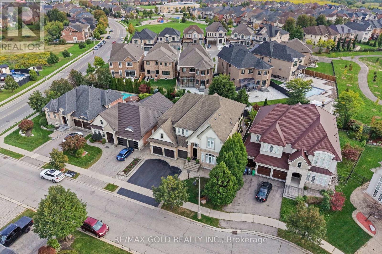 6 Pasadena Avenue, Brampton, Ontario L6P 2W1 - Photo 3 - W13786036