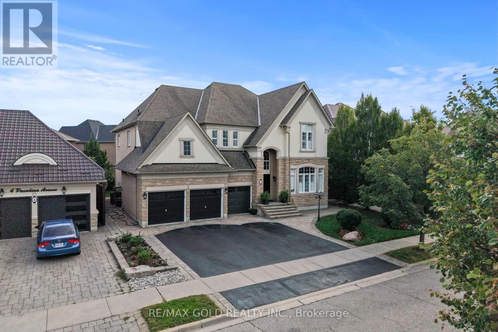 6 Pasadena Avenue, Brampton, Ontario L6P 2W1 - Photo 4 - W13786036