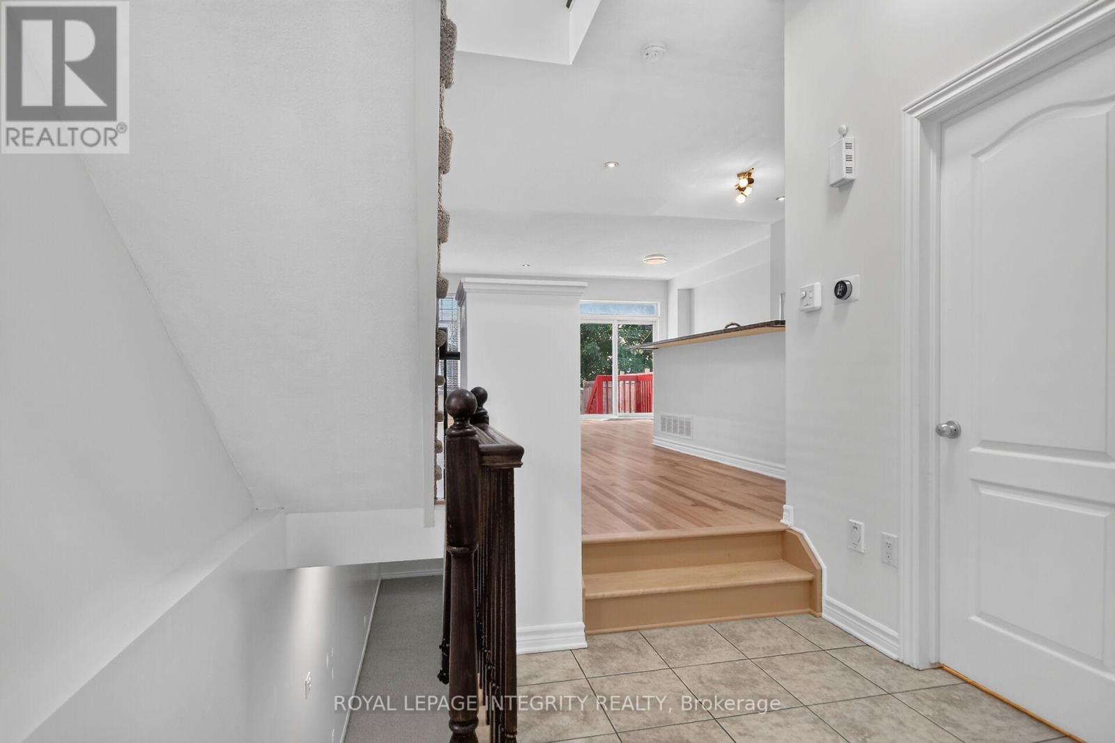 848 White Alder Avenue, Ottawa, Ontario  K1T 0H1 - Photo 5 - X13785964