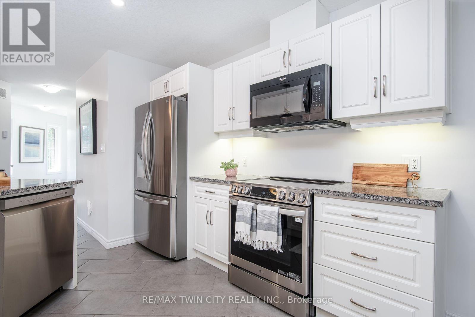 248 Fennel Street, Blandford-Blenheim, Ontario N0J 1S0 - Photo 25 - X13785920