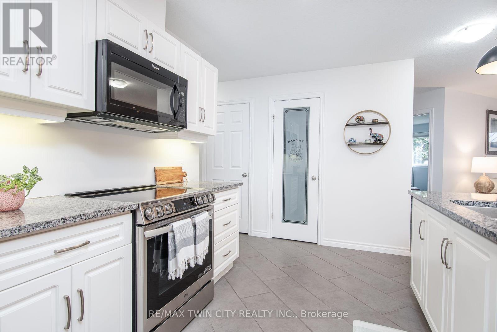 248 Fennel Street, Blandford-Blenheim, Ontario N0J 1S0 - Photo 28 - X13785920