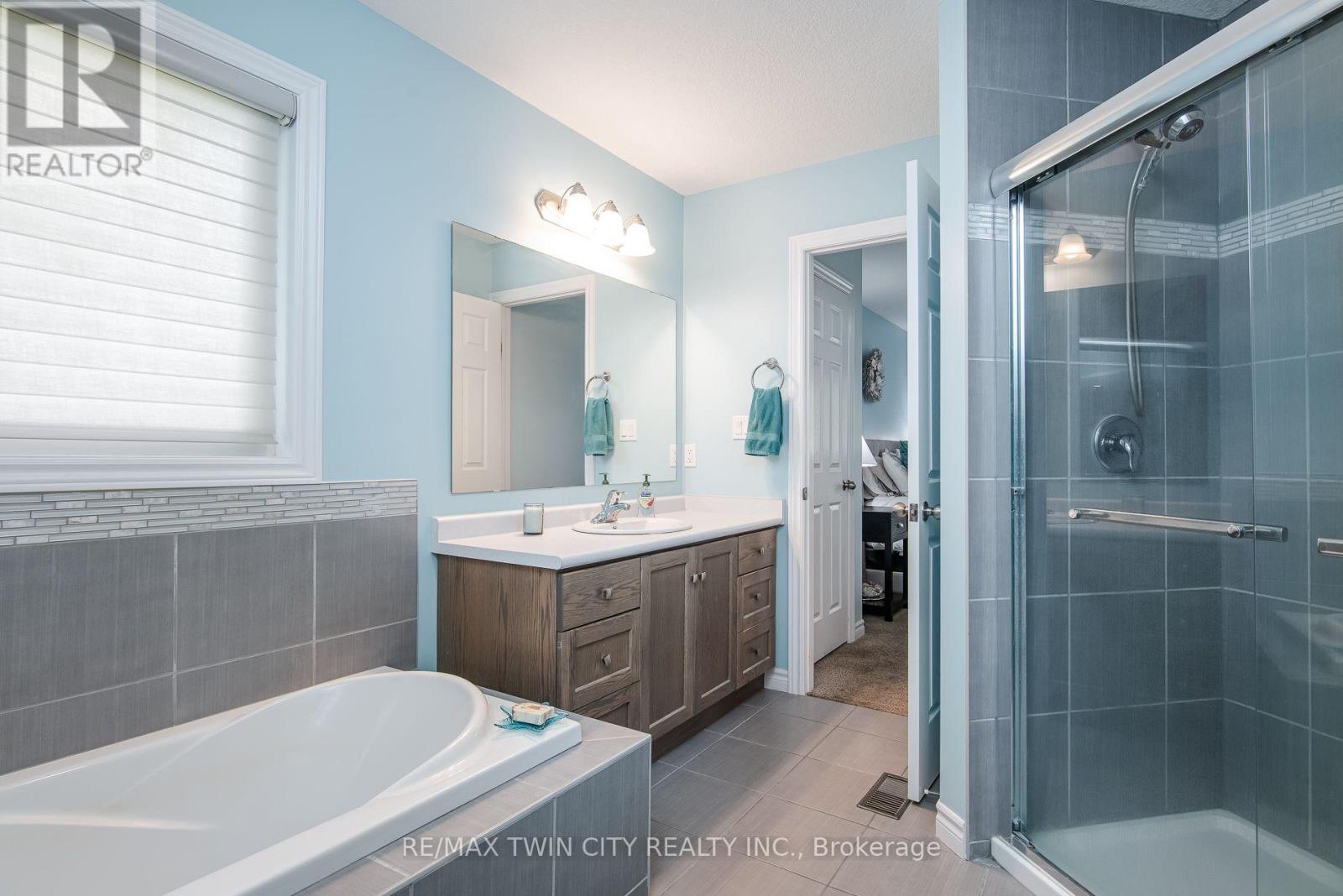 248 Fennel Street, Blandford-Blenheim, Ontario N0J 1S0 - Photo 38 - X13785920