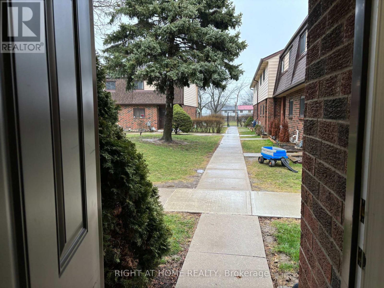 45 - 25 Garrow Drive, Hamilton, Ontario L9C 2X2 - Photo 30 - X13786002