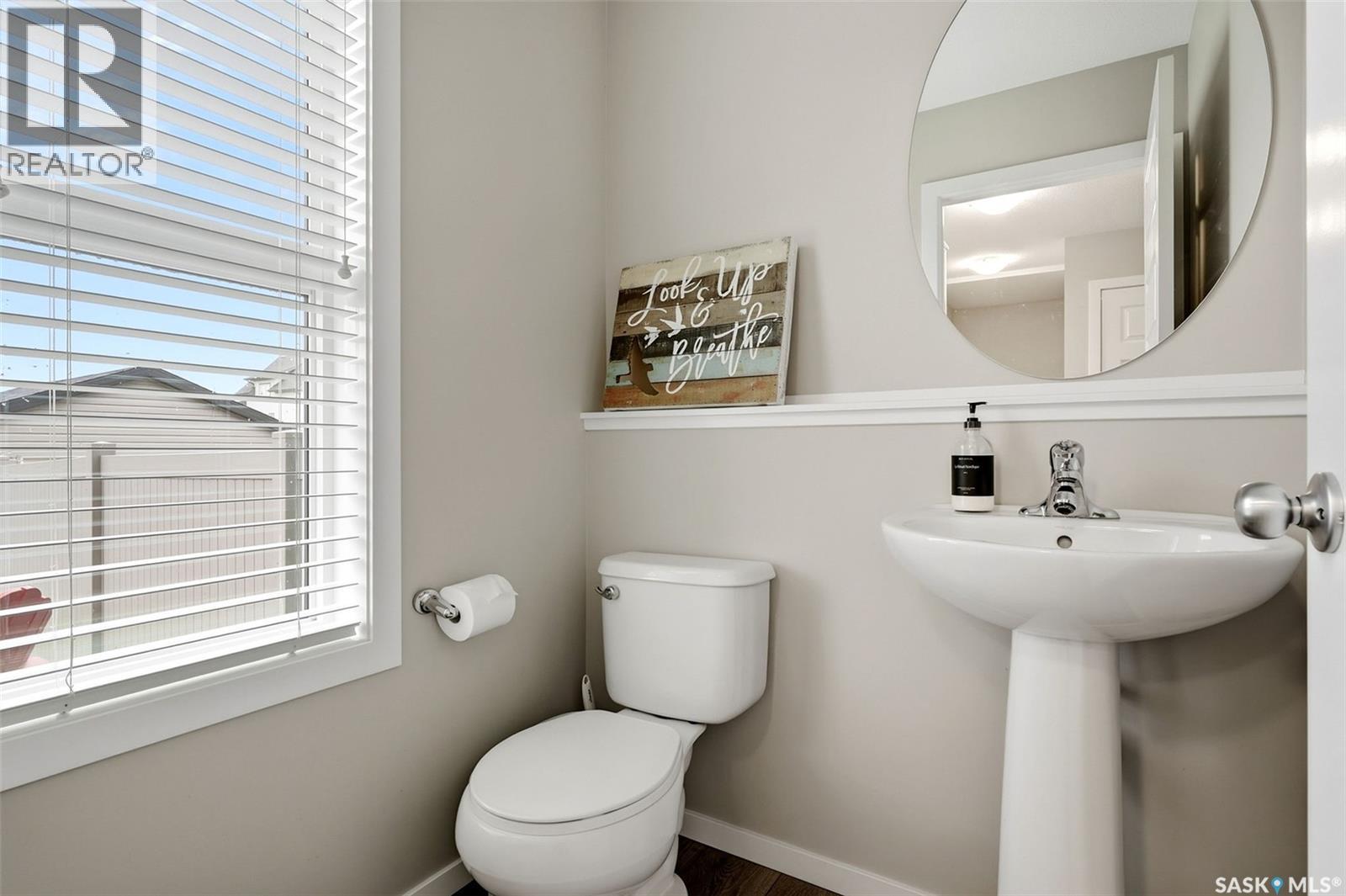 8008 Canola Avenue, Regina, Saskatchewan  S4Y 0E7 - Photo 16 - SK048504