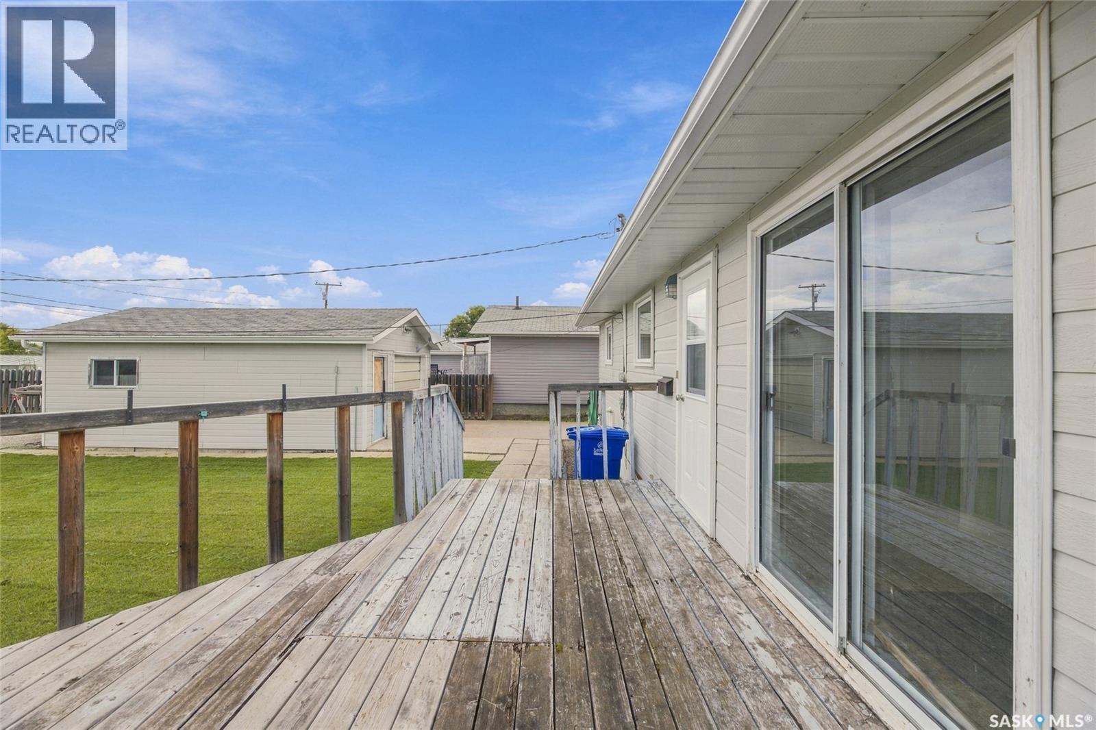 313 7th Avenue W, Rosetown, Saskatchewan  S0L 2V0 - Photo 30 - SK048117
