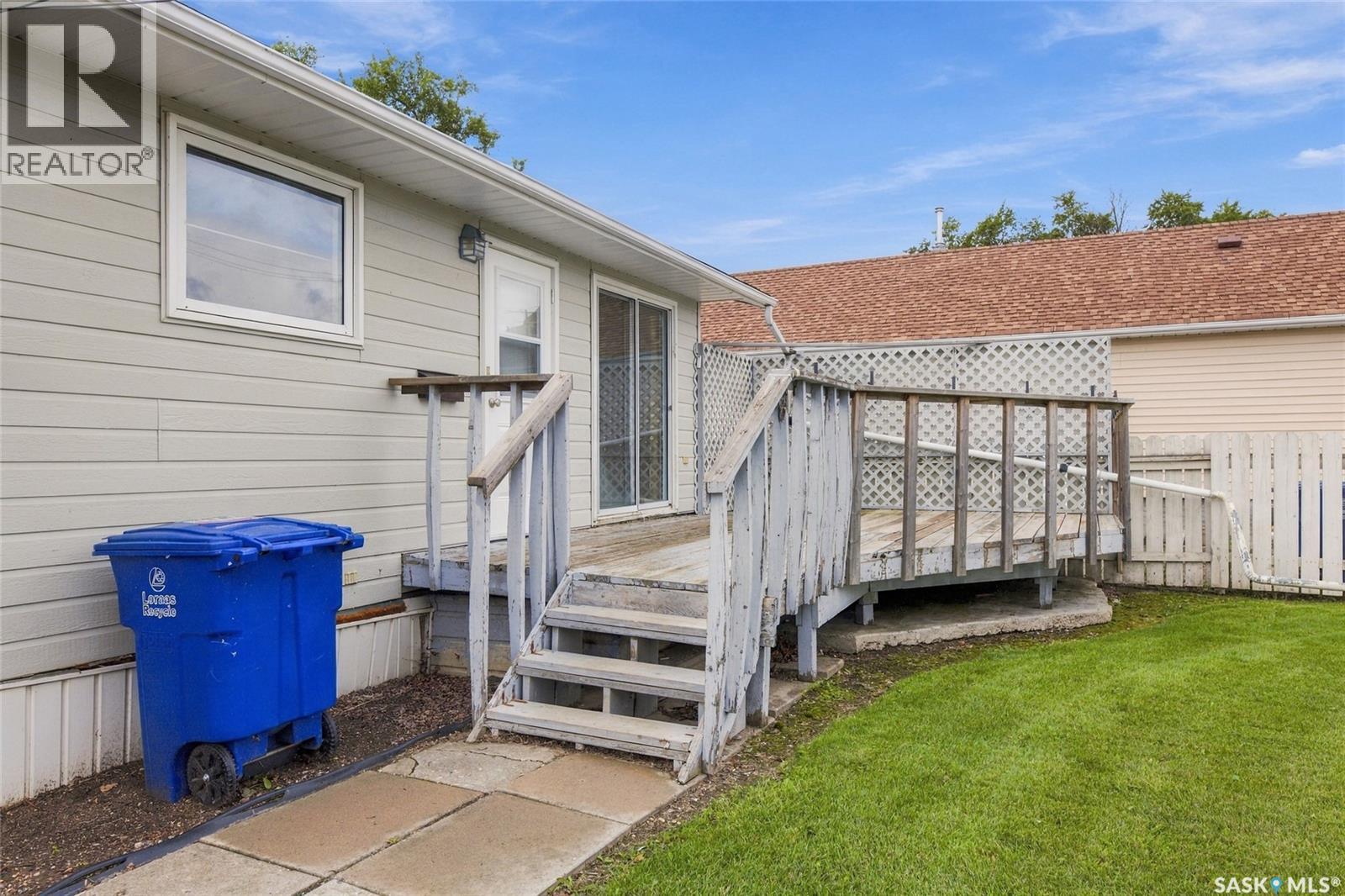 313 7th Avenue W, Rosetown, Saskatchewan  S0L 2V0 - Photo 31 - SK048117
