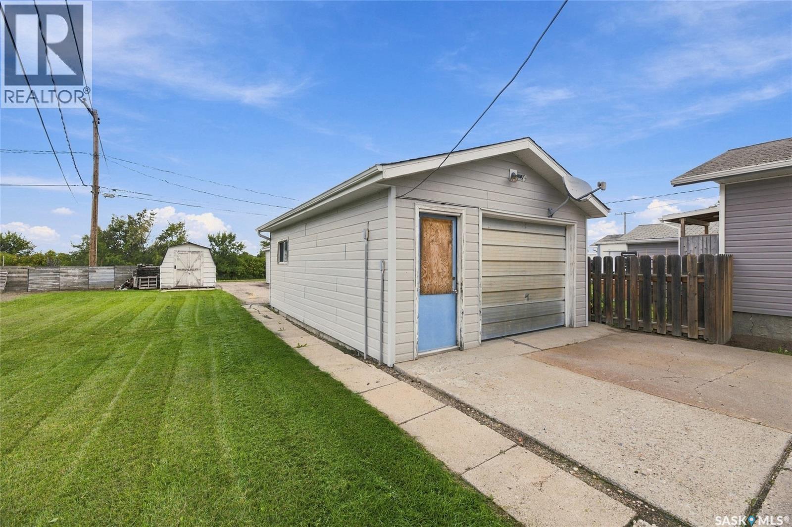 313 7th Avenue W, Rosetown, Saskatchewan  S0L 2V0 - Photo 33 - SK048117