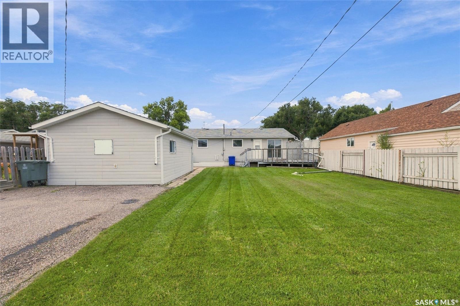 313 7th Avenue W, Rosetown, Saskatchewan  S0L 2V0 - Photo 36 - SK048117