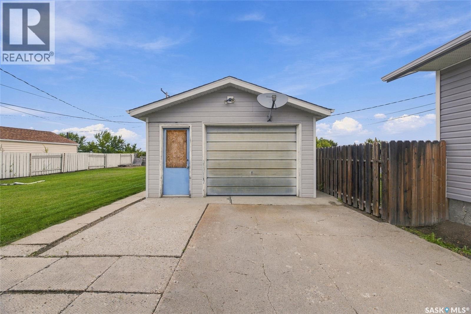 313 7th Avenue W, Rosetown, Saskatchewan  S0L 2V0 - Photo 37 - SK048117