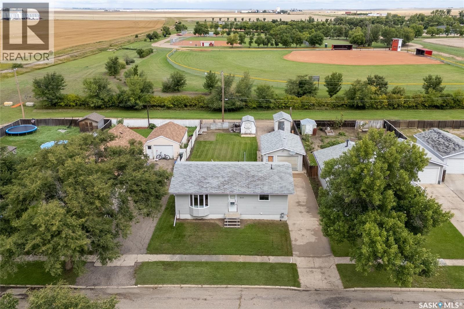 313 7th Avenue W, Rosetown, Saskatchewan  S0L 2V0 - Photo 41 - SK048117
