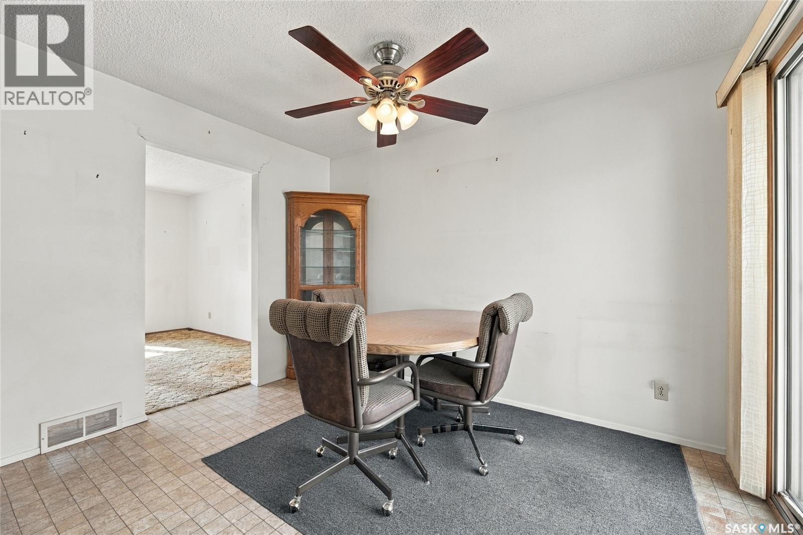 313 7th Avenue W, Rosetown, Saskatchewan  S0L 2V0 - Photo 7 - SK048117