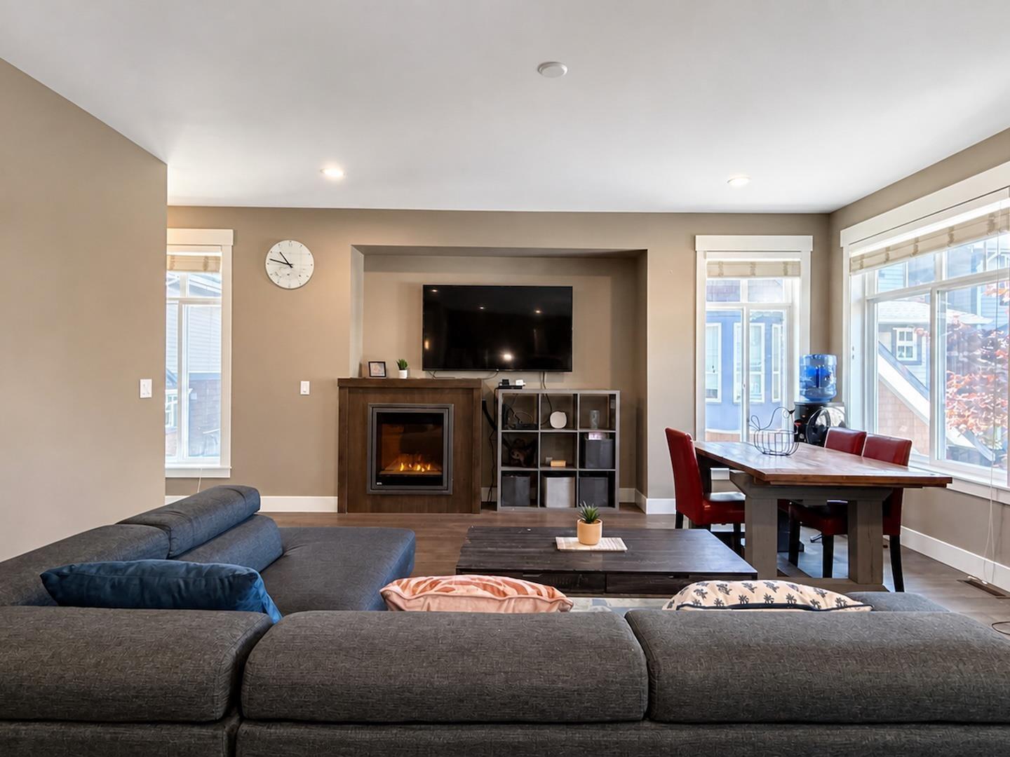 10 15977 26 AVENUE photo 12