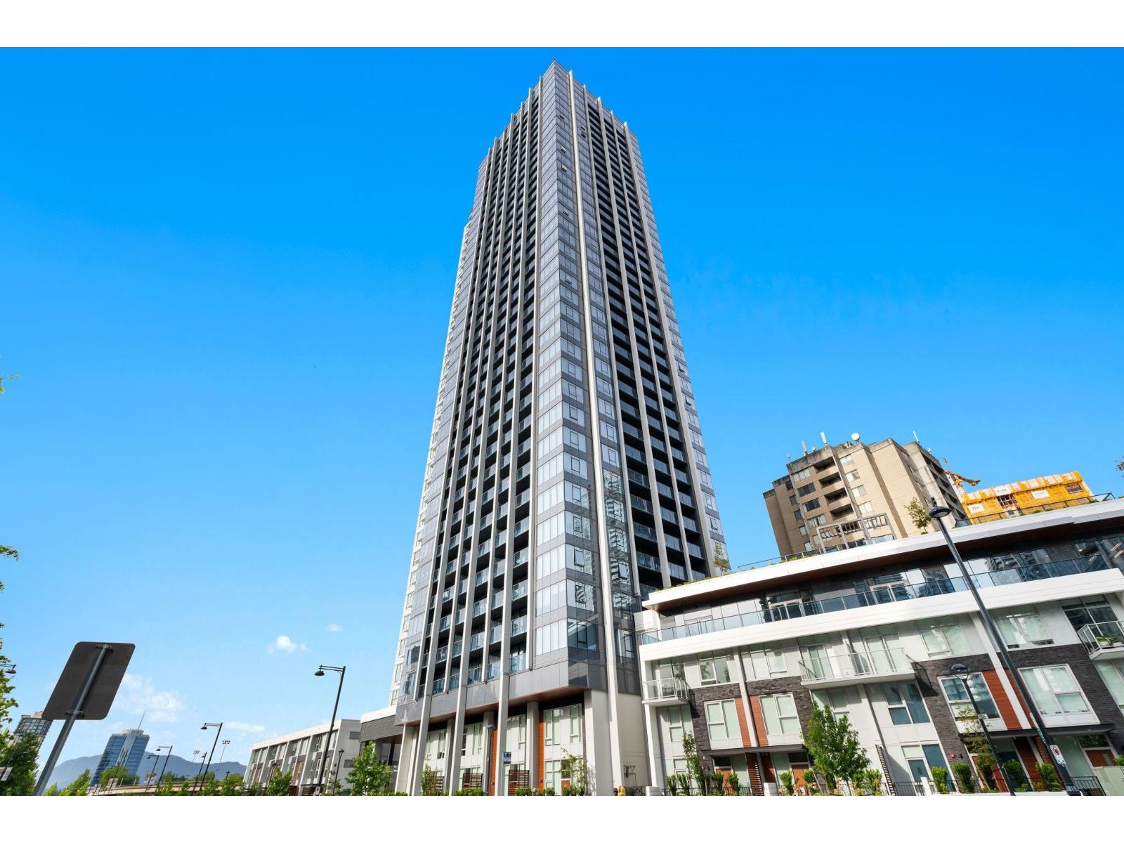 3012 10448 University Drive, Surrey, British Columbia  V3T 0S7 - Photo 2 - R3164837