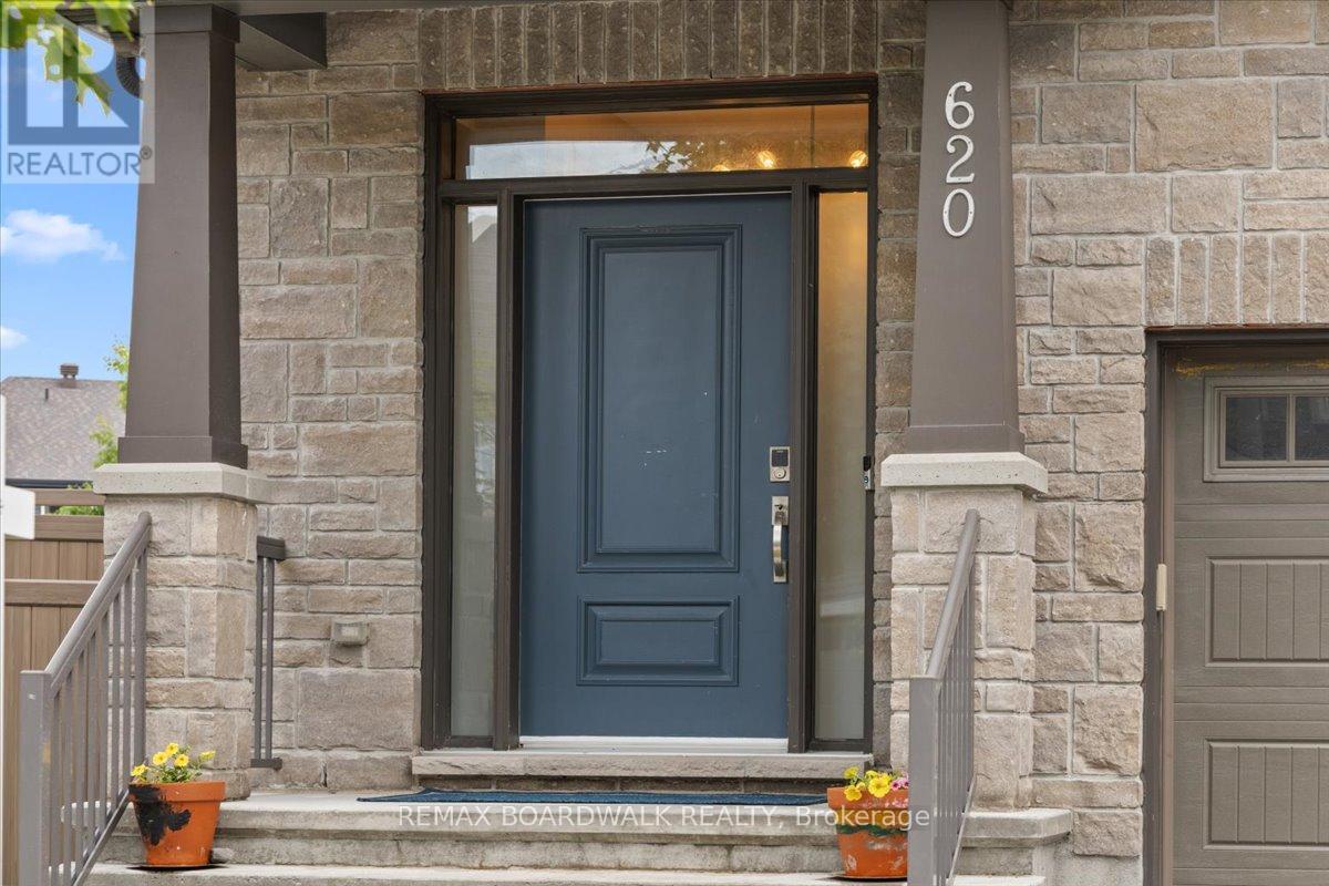 620 Barry Helman Drive, Ottawa, Ontario  K2J 4S2 - Photo 2 - X13786088