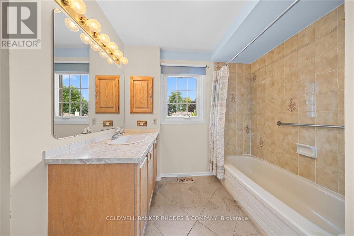 1031 Terranova Drive, Ottawa, Ontario  K1C 5M6 - Photo 34 - X13786112
