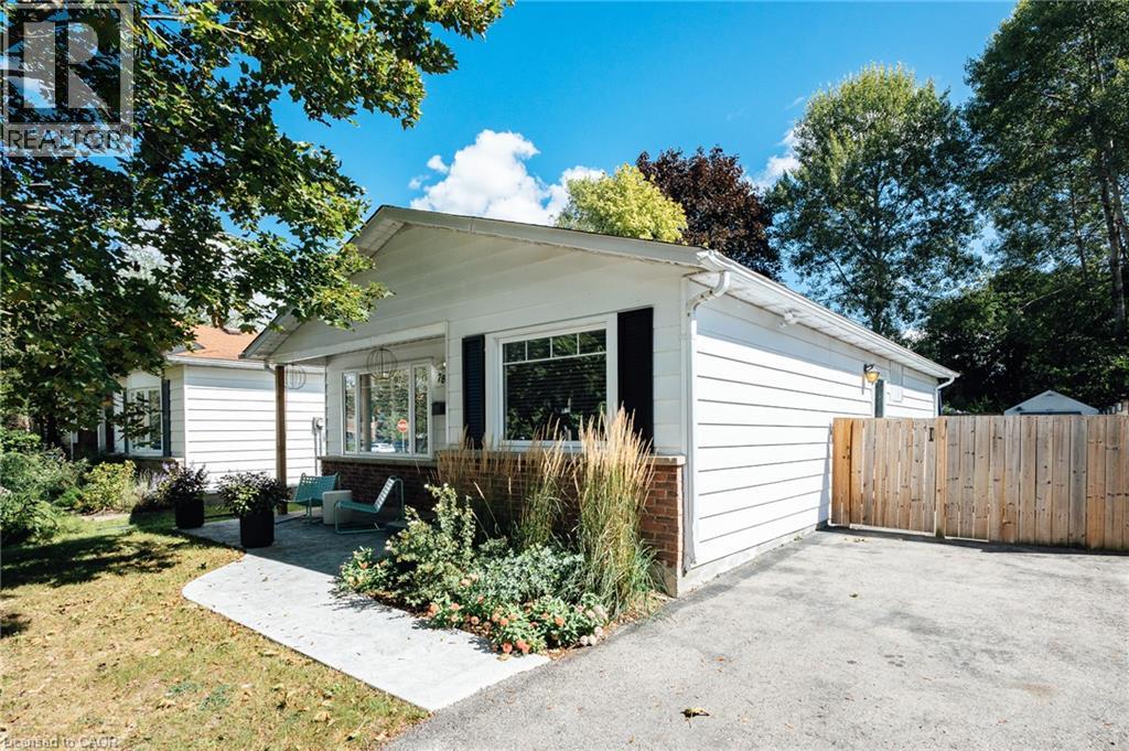78 Helene Crescent, Waterloo, Ontario  N2L 5E5 - Photo 3 - 40863421