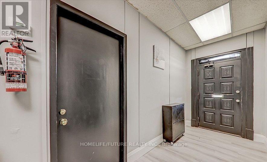 74 King Street W, Oshawa, Ontario L1H 1A6 - Photo 3 - E13786092