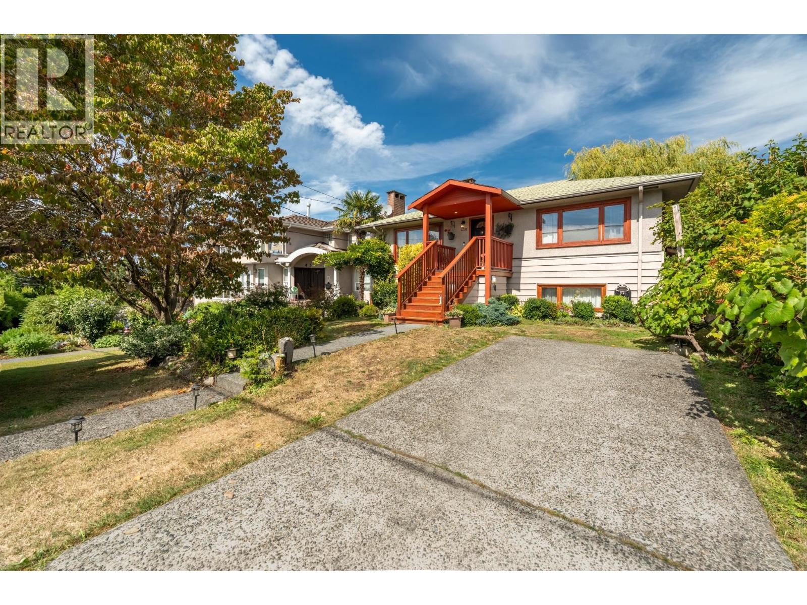 430 W Kings Road, North Vancouver, British Columbia  V7N 2M3 - Photo 2 - R3165523