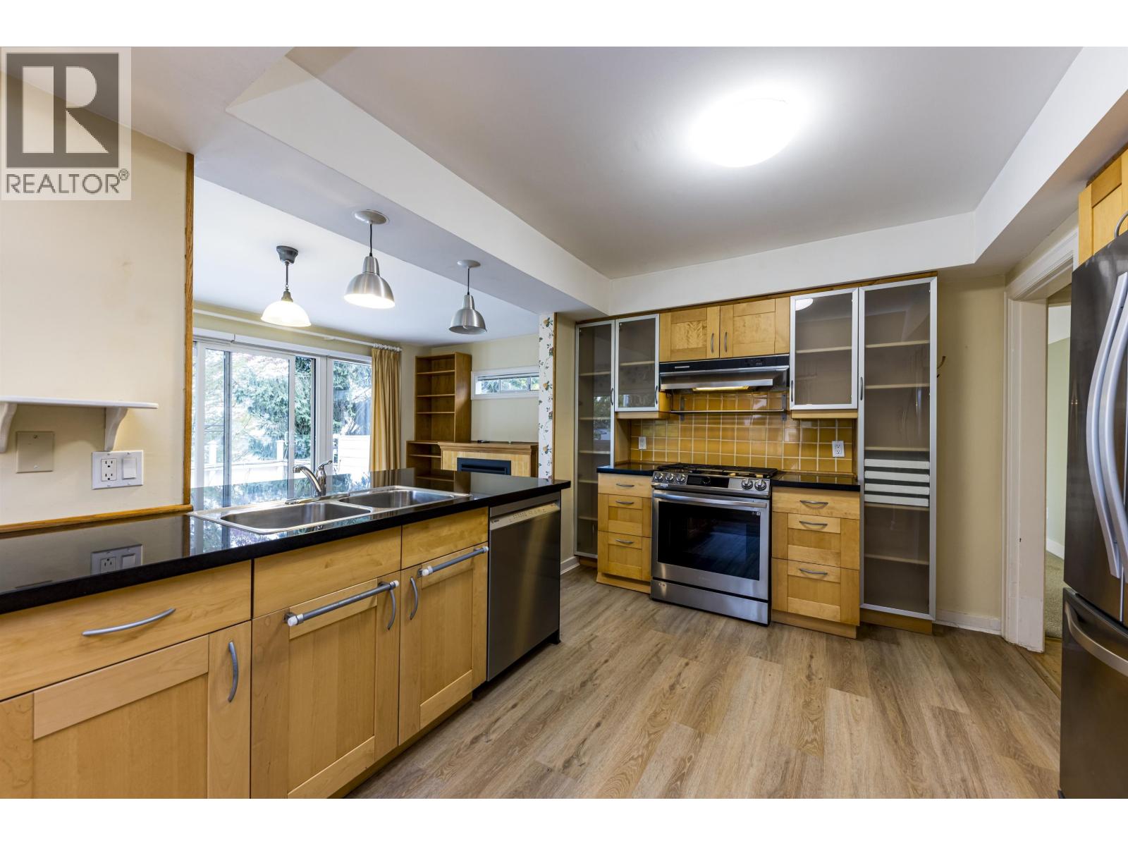 1848 Duchess Avenue, West Vancouver, British Columbia  V7V 1R1 - Photo 2 - R3165545