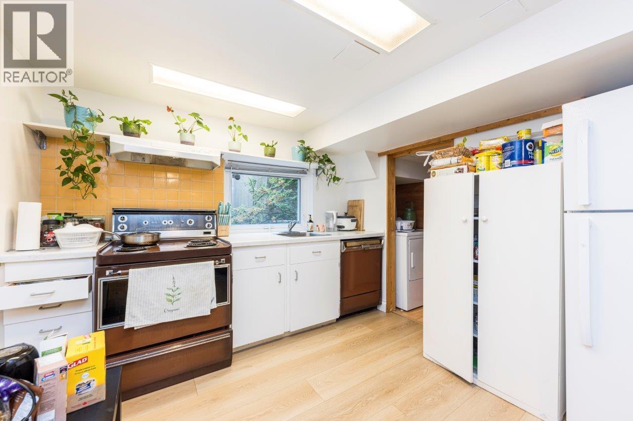 1848 Duchess Avenue, West Vancouver, British Columbia  V7V 1R1 - Photo 36 - R3165545