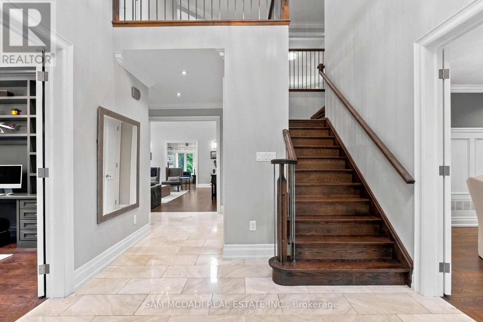 955 Caldwell Avenue, Mississauga, Ontario  L5H 1Z2 - Photo 3 - W13786076