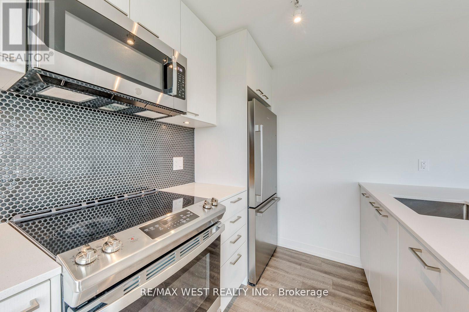 910 - 1808 St Clair Avenue W, Toronto, Ontario  M6N 0C1 - Photo 20 - W13786084