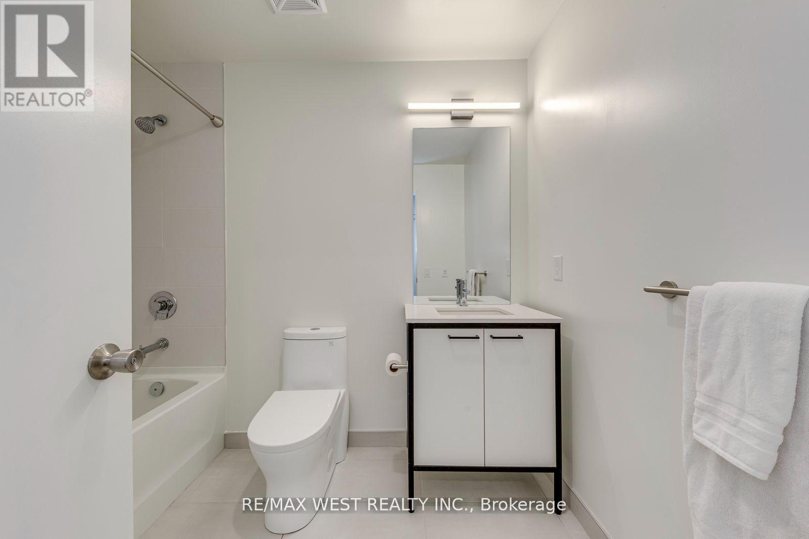 910 - 1808 St Clair Avenue W, Toronto, Ontario  M6N 0C1 - Photo 29 - W13786084
