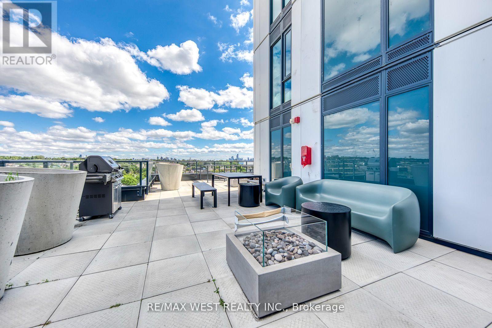 910 - 1808 St Clair Avenue W, Toronto, Ontario  M6N 0C1 - Photo 37 - W13786084