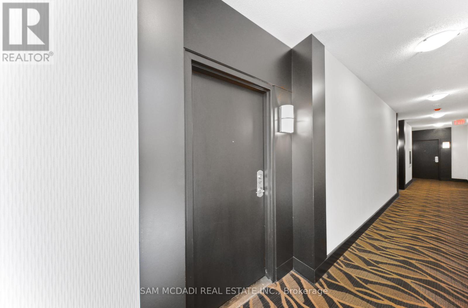 107 - 80 Port Street E, Mississauga, Ontario L5G 4V6 - Photo 3 - W13786144