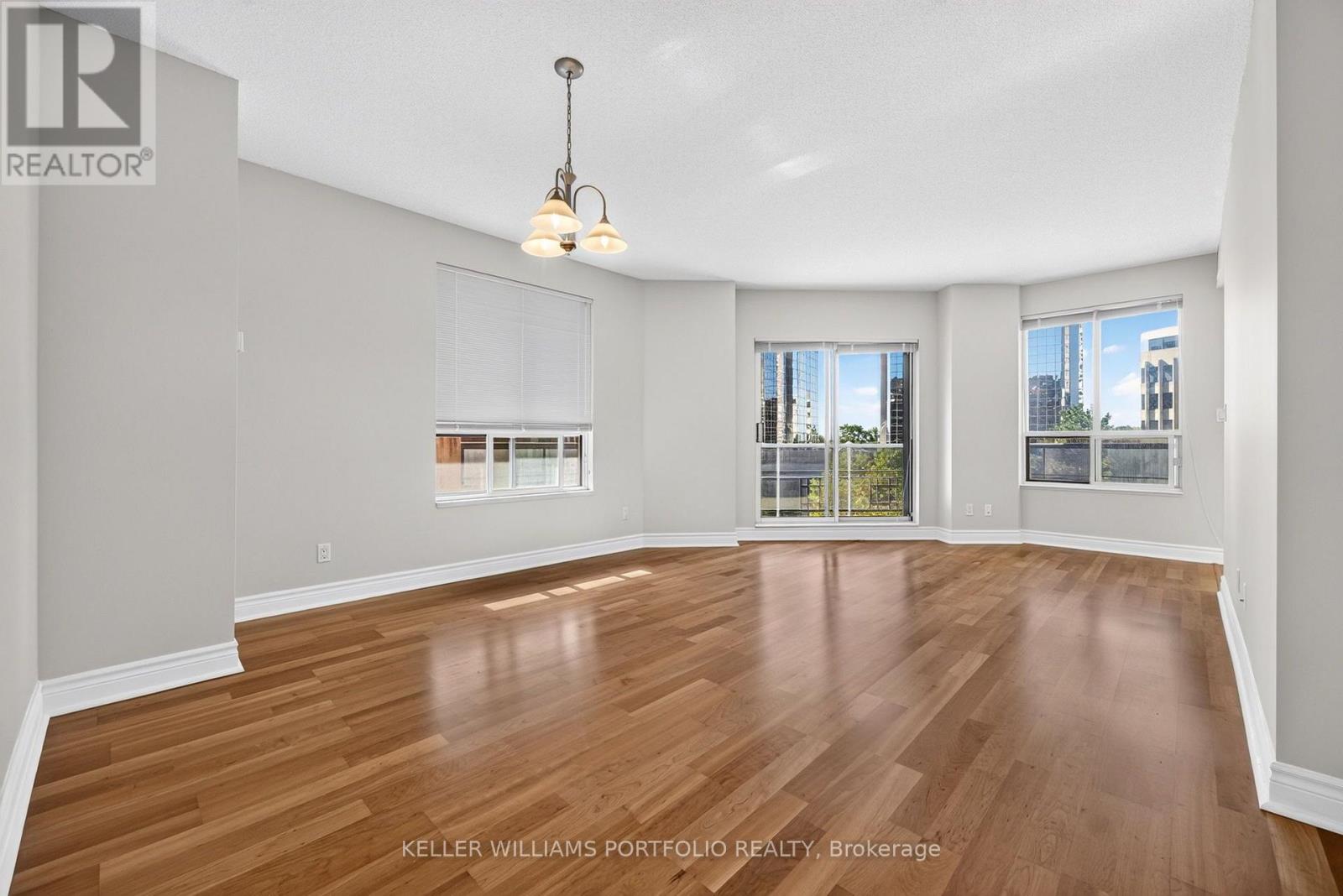 509 - 1 Lomond Drive, Toronto, Ontario  M8X 2Z3 - Photo 2 - W13786162